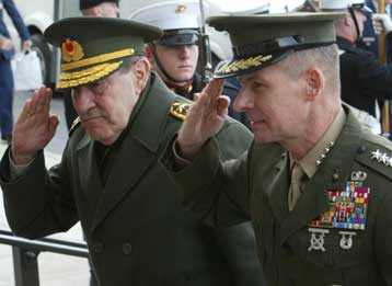 Αμερικανική κατανόηση στο θέμα των Κούρδων ανταρτών «είδε» ο στρατηγός Μπουγιούκανιτ