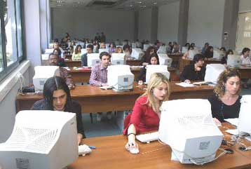 Αυξήσεις 3,5% σε μισθούς και 4% στις συντάξεις προβλέπει η εισοδηματική πολιτική του 2007