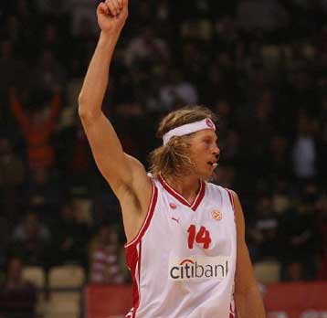 Σοκ στον Ολυμπιακό τρεις μήνες εκτός ο Στακ