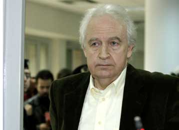 Ένταση ανάμεσα στον Αλ.Γιωτόπουλο και την έδρα στη δευτεροβάθμια δίκη της 17Ν