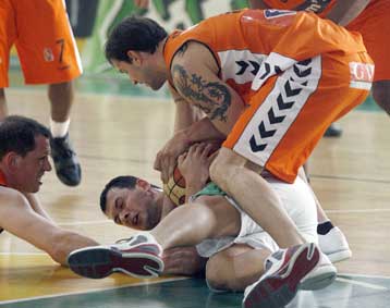 Ακόμα πιο χαμηλά ο Μακεδονικός, με 86-73 από την Ολυμπιάδα Πατρών