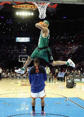 Ο Γκριν τον τίτλο στα καρφώματα, ο Καπόνο στα τρίποντα στο Αll Star Game