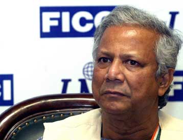 Με «Λαϊκή Δύναμη» η κάθοδος του τραπεζίτη των φτωχών στην πολιτική