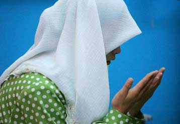 Υπάρχει κοινό έδαφος μεταξύ Ισλάμ και Δύσης, καταδεικνύει δημοσκόπηση του BBC