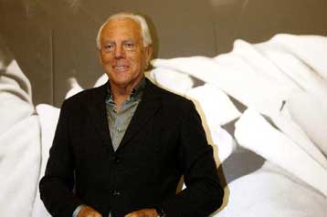 Ο οίκος Armani βαδίζει προς πώληση