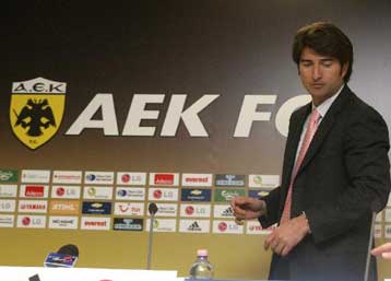 Από την ΑΕΚ στον Ολυμπιακό ο Ίβιτς με την ίδια θέση