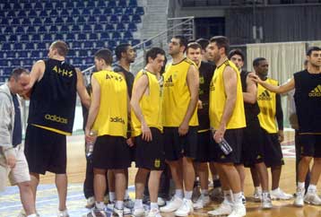 Με όπλο την άμυνα ο Αρης παίζει στη Μάλαγα