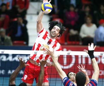 Σε αρθροσκόπηση θα υποβληθεί ο Χατζηαντωνίου και θα μείνει ένα μήνα εκτός