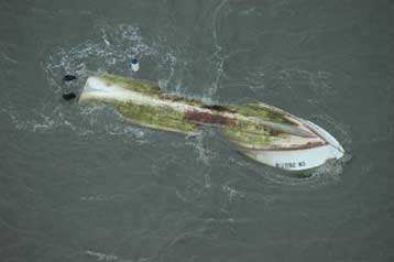 Δεκαοκτώ παιδιά σκοτώθηκαν και 16 αγνοούνται από ανατροπή βάρκας στην Ινδία