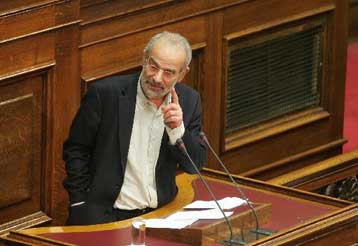 Σκληρές εκφράσεις από τον Αλέκο Αλαβάνο στη Βουλή για νόμο-πλαίσιο και άρθρο 24