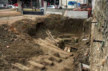 Ενδείξεις ότι βρίσκονται μπροστά στο αρχαίο θέατρο των Αχαρνών έχουν οι αρχαιολόγοι