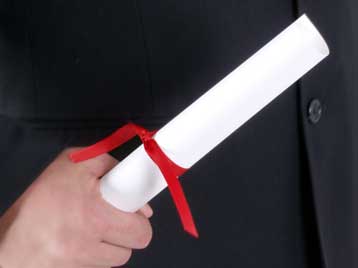 Υπόθεση πλαστών πτυχίων από τη Σερβία εξετάζει το υπουργείο Παιδείας