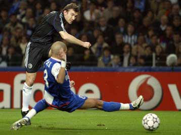 Πλώρη για τους «8» έβαλε η Τσέλσι μετά το 1-1 με την Πόρτο στο «Ντραγκάο»