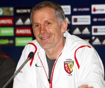 Δεν θέλει αμυντική Λανς ο Ζιλό και δεν φοβάται την καυτή ατμόσφαιρα του ΟΑΚΑ