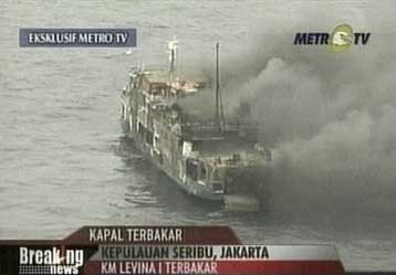 Επτά νεκροί από πυρκαγιά σε επιβατηγό στα ανοικτά της Τζακάρτα