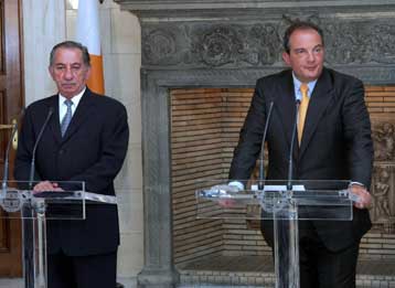 Διαφορετικό δρόμο για πετρέλαια, κοινή στάση για Τουρκοκύπριους από Αθήνα-Λευκωσία