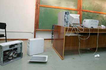 Δικογραφία σε βάρος τριών μαθητών για βανδαλισμούς σε λύκειο του Περιστερίου