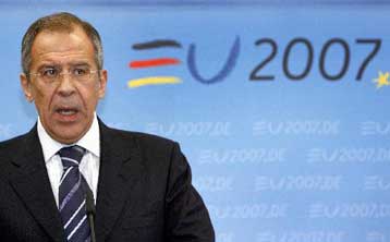 Η Ρωσία δεν θα εξαναγκάσει τη Σερβία για το Κόσοβο, ξεκαθαρίζει ο Σεργκέι Λαβρόφ