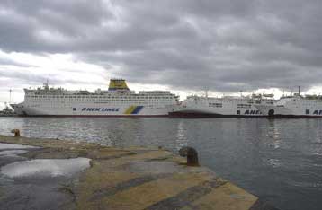 Βροχές, καταιγίδες και θυελλώδεις άνεμοι το Σαββατοκύριακο σε όλη τη χώρα