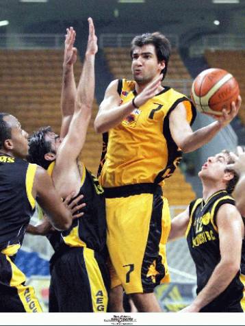 Νίκη-ανάσα για την ΑΕΚ, 87-66 τον Μακεδονικό