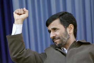 Έτοιμο και για διαπραγματεύσεις και για πόλεμο το Ιράν του Μαχμούντ Αχμαντινετζάντ