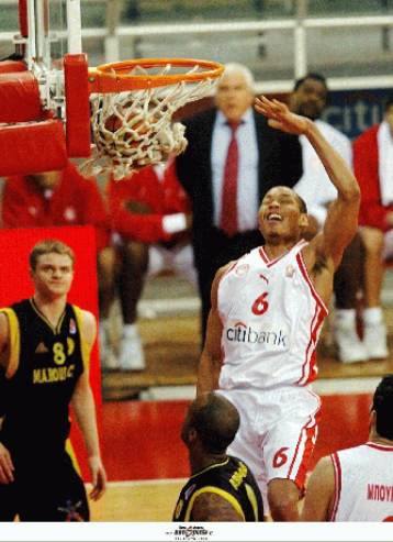 Ο Ολυμπιακός έκανε το χρέος του, 71-53 το Μαρούσι και ετοιμάζεται για την ΤΣΣΚΑ