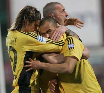 Η ΑΕΚ γεύτηκε ξανά τη χαρά της νίκης και παραμένει στο κυνήγι της δεύτερης θέσης