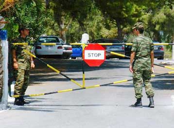 Δωροδοκία στρατιωτικών για τις παράνομες απαλλαγές βρήκε ο εισαγγελέας