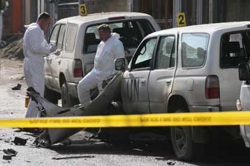 Επίθεση με χειροβομβίδα στο Κόσοβο με στόχο τα οχήματα του ΟΑΣΕ