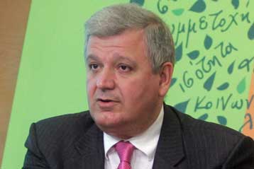 Δεν θα ακολουθήσουμε την «πολιτική της κατσαρίδας», λέει το ΠΑΣΟΚ για την Υγεία