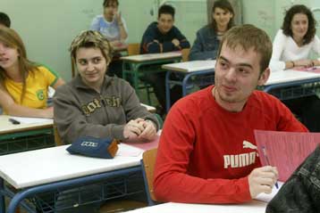 Αυτονόμηση του Λυκείου από τις πανελλαδικές εξετάσεις προανήγγειλε η κυβέρνηση