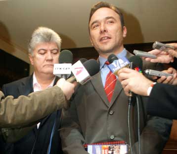 Διαψεύδει εχθρικό κλίμα ανάμεσα σε Σούπερ Λίγκα και ΕΠΟ ο Πέτρος Κόκκαλης