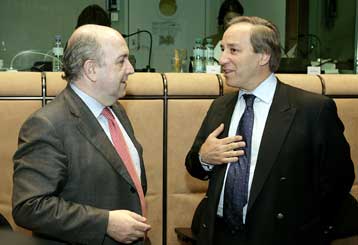 Αρνείται την «προκήρυξη» πρόωρων εκλογών από τον Χ.Αλμούνια η κυβέρνηση