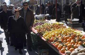 «Αντικείμενο εκμετάλλευσης και εμπαιγμού οι αγρότες» λέει η Αλέκα Παπαρήγα