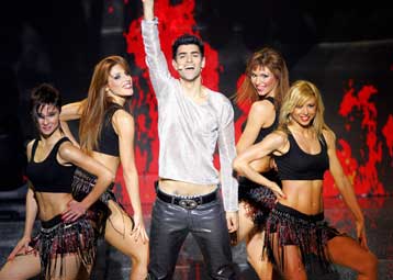 Ο Σαρμπέλ θα πάει στο Ελσίνκι για να πει Yassou Maria