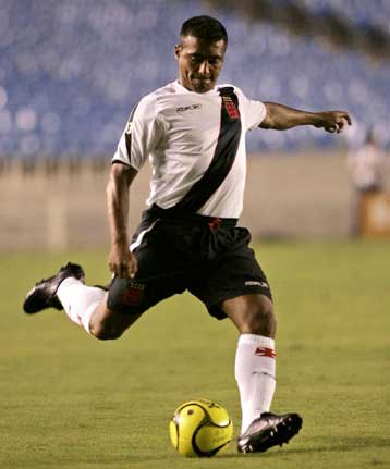 Μόλις οκτώ γκολ θέλει πλέον ο Ρομάριο για να φτάσει τα 1.000 στην καριέρα του