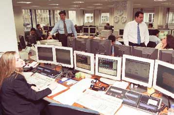 Στροφή σε ομόλογα συνιστούν οι ειδικοί στις περιόδους χρηματιστηριακών αναταράξεων