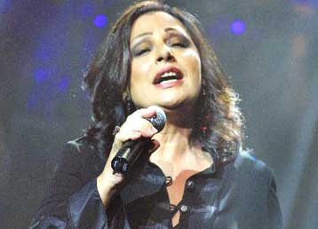 Αναβάλλονται οι συναυλίες της Χ.Αλεξίου στις 2-3 Μαρτίου στο Μέγαρο Μουσικής