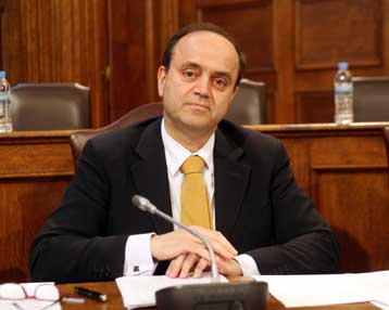 Νομοθετική παρέμβαση έως το καλοκαίρι για τη διαχείριση της περιουσίας των ταμείων