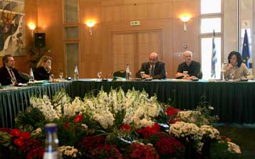 Κόντρα κυβέρνησης – ΠΑΣΟΚ για το κόστος των προγραμματικών εξαγγελιών Παπανδρέου