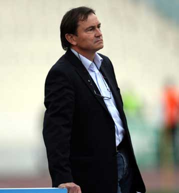 Δεν είμαστε σούπερ μάρκετ, απαντά ο Λίνεν στη μεταγραφολογία γύρω από τον Πανώνιο