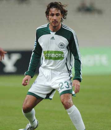 Το Σάββατο κρίνεται η συμμετοχή του Βίκτορ στο «ματς της χρονιάς» για τον Παναθηναϊκό