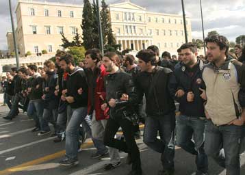 Σε φορτισμένη ατμόσφαιρα οι συζητήσεις για την Παιδεία