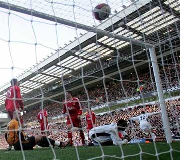 «Διπλό» στο Ανφιλντ φέρνει τη Μάντσεστερ κοντά στον τίτλο-Νίκες για Αρσεναλ, Τσέλσι