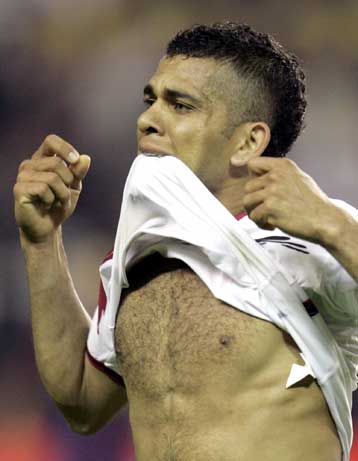 Εφτάψυχη Σεβίλη ανέτρεψε την Μπαρτσελόνα, στην τρίτη θέση η Βαλένθια