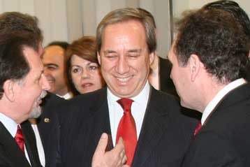 Σταδιακή αύξηση των κοινωνικών δαπανών κατά 2 δισ. ευρώ υπόσχεται ο Γ.Αλογοσκούφης