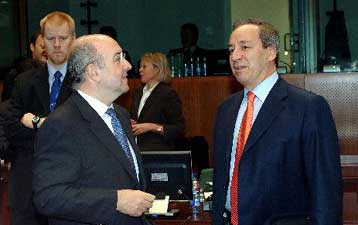 Συστάσεις από την Κομισιόν για μεταρρυθμίσεις σε Ασφαλιστικό και εργασιακές σχέσεις