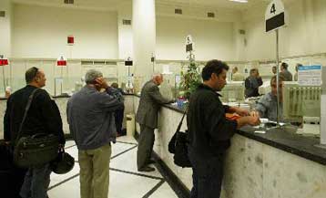 Στις μεταφορές υπολοίπου για χαμηλότερη δόση στρέφονται οι δανειολήπτες