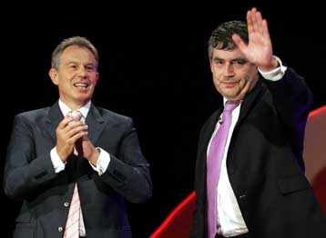 Διαφωνούν οι Εργατικοί με την «παράδοση» της ηγεσίας από τον Μπλερ στον Μπράουν