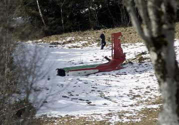 Οκτώ νεκροί από σύγκρουση ελικοπτέρου με αεροπλάνο στην Αυστρία